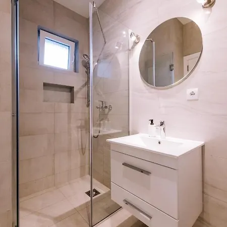 Marshal Doctor Lejlighed *